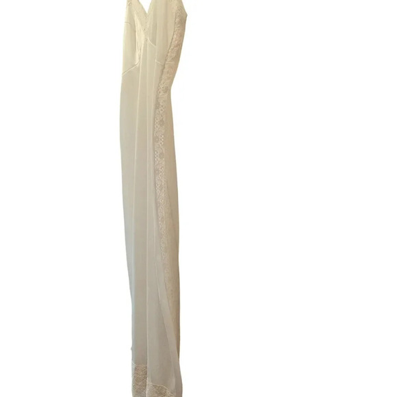 Vintage Movie Star Slip Size 32 Lace Trim and Sides - Picture 4 of 14